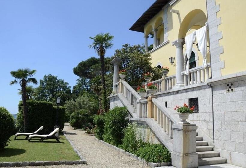 פנסיון Villa Magnolia