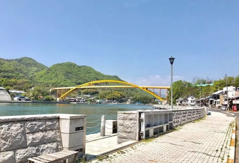 Retkeilymaja 島宿nest