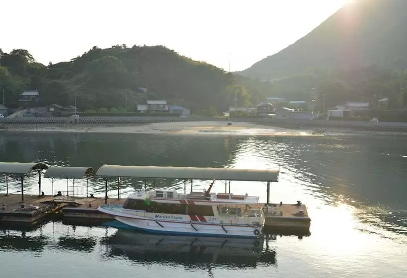 Retkeilymaja 島宿nest