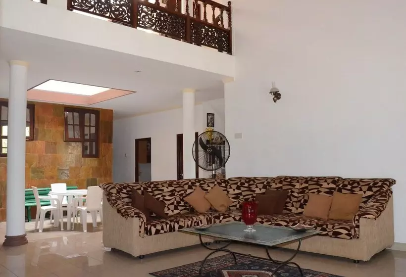 Aamiaismajoitus (B&B) Gondolas Holiday Lanka