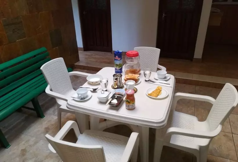 Aamiaismajoitus (B&B) Gondolas Holiday Lanka