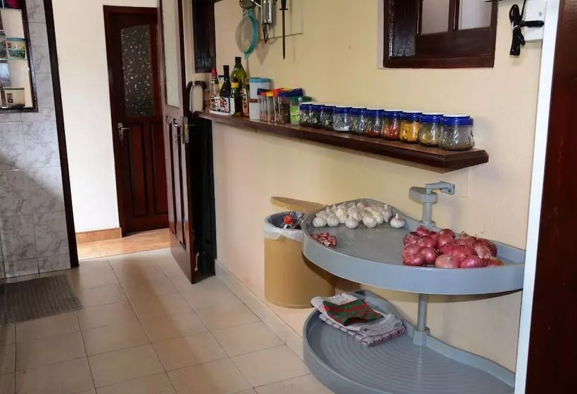 Aamiaismajoitus (B&B) Gondolas Holiday Lanka