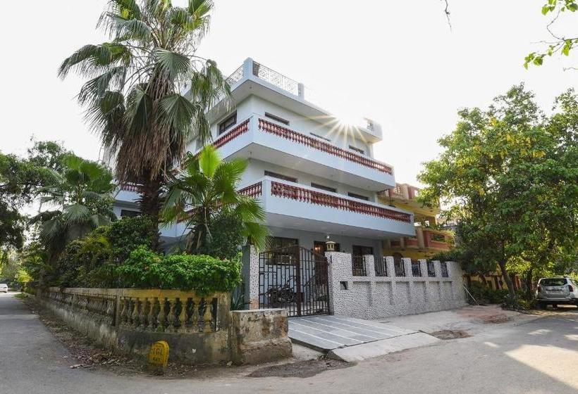 هتل Oyo 15625 Royal Logix