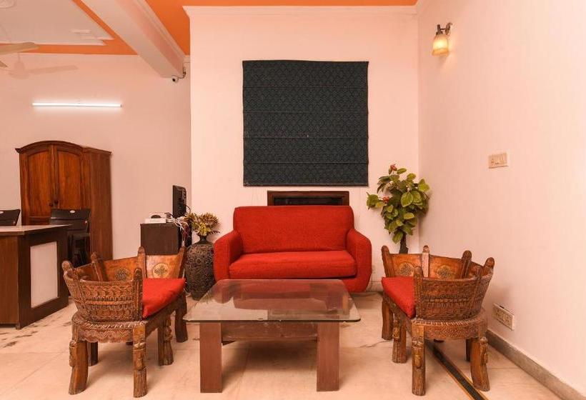 هتل Oyo 15625 Royal Logix