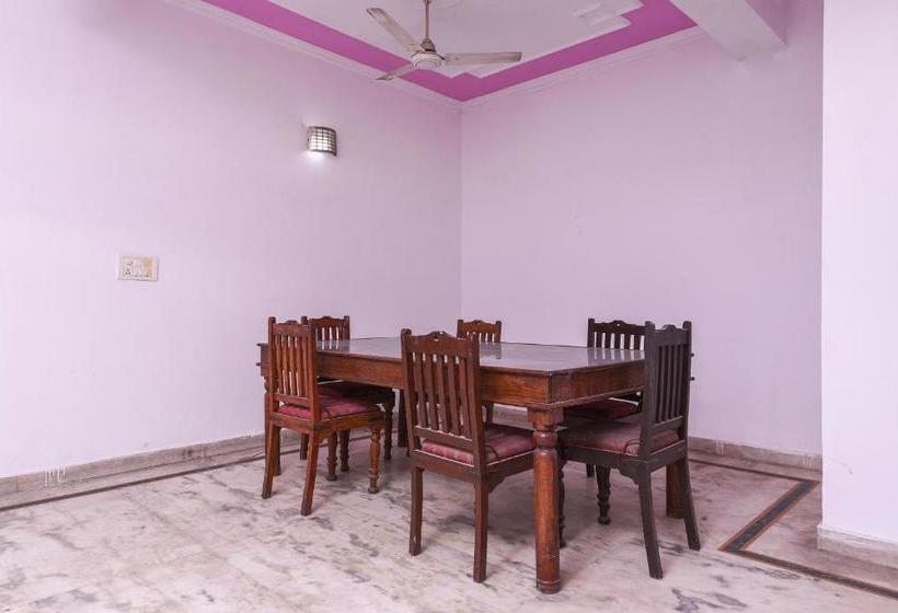 هتل Oyo 15625 Royal Logix