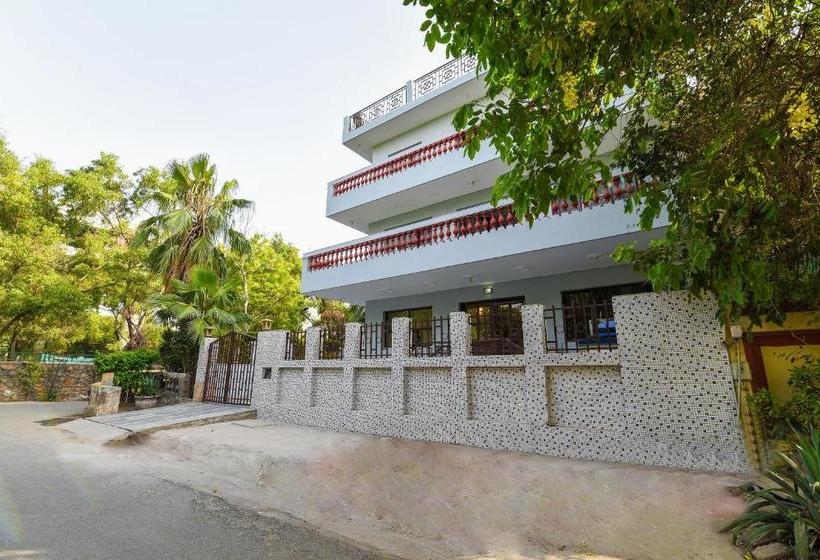 هتل Oyo 15625 Royal Logix