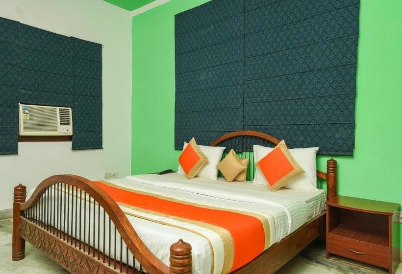 هتل Oyo 15625 Royal Logix