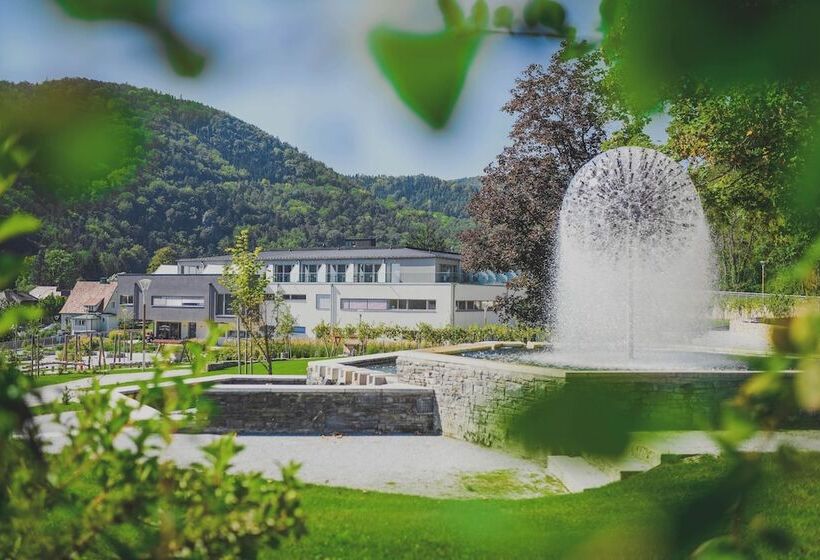 Nuhr Medical   Hotel & Restaurant