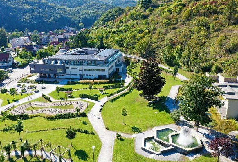 Nuhr Medical   Hotel & Restaurant