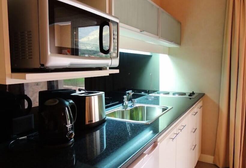 Parque Los Nogales Apart