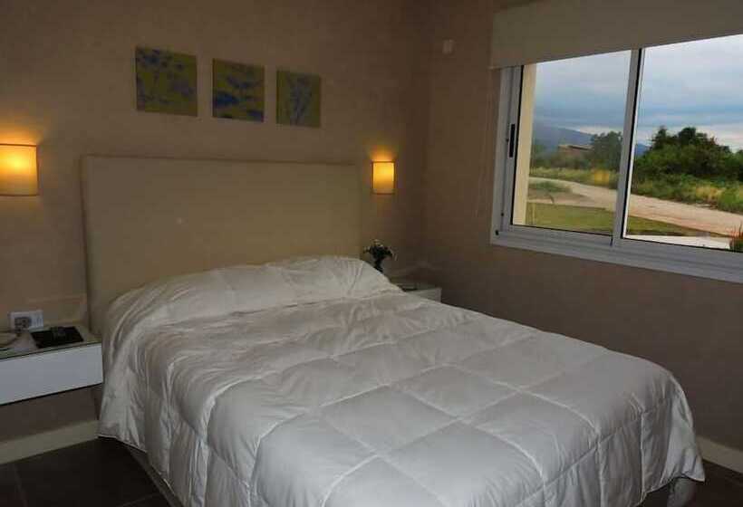 Parque Los Nogales Apart