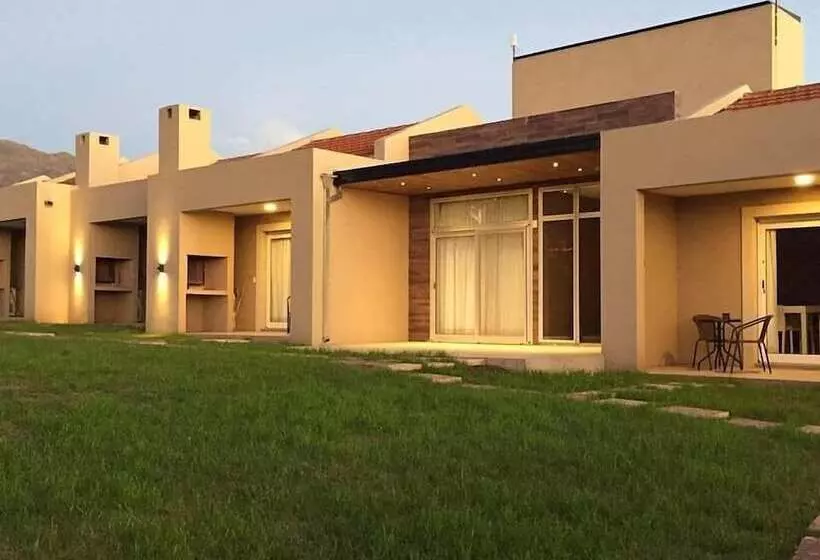 Parque Los Nogales Apart