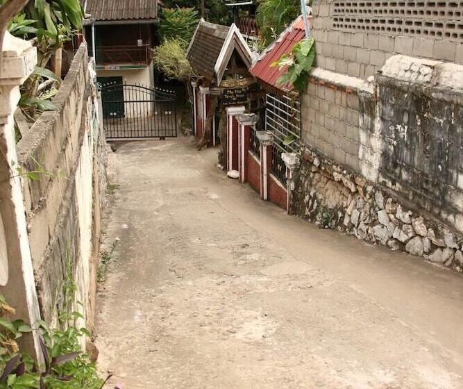 پانسیون Manotemple House