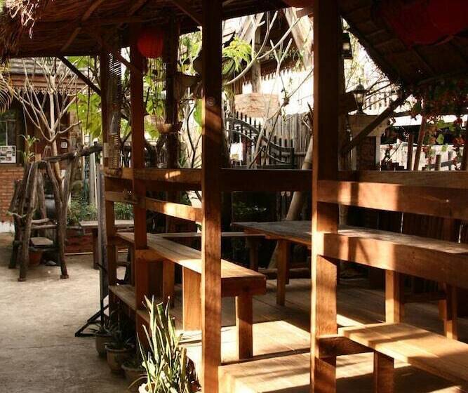 پانسیون Manotemple House