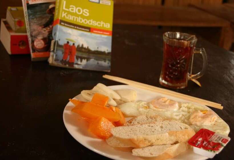 پانسیون Manotemple House