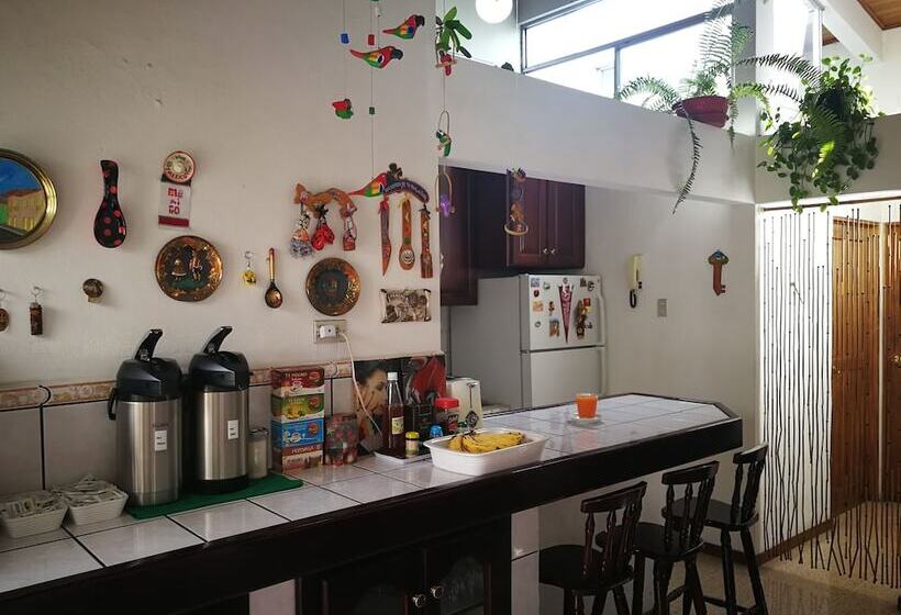 مبيت وإفطار Hojarascas