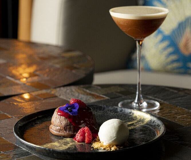 Academias Hotel, Autograph Collection