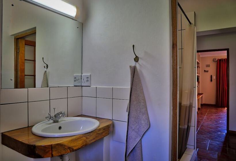 هتل Guest Farm Kiripotib