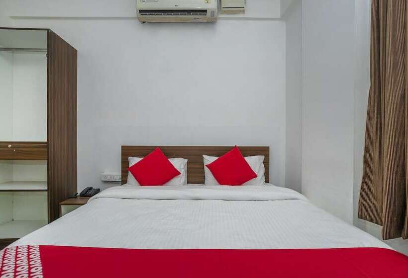 فندق Oyo 24850 Stay Zone