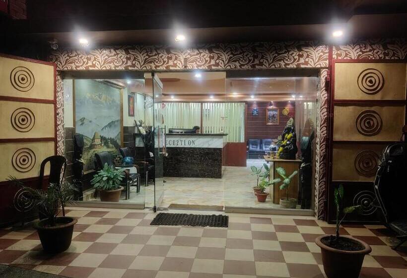 هتل Chas Swastik Regency