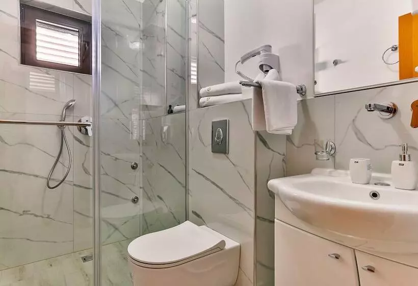 هتل Villa Dvor Kornic