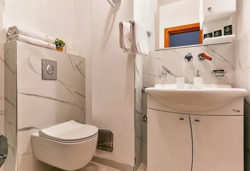 هتل Villa Dvor Kornic