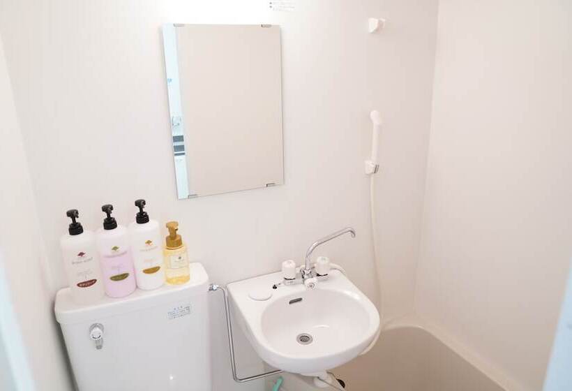 Metro Hanazonocho Apartment 2