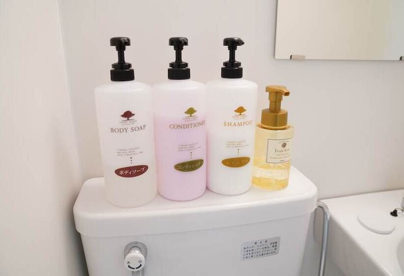 Metro Hanazonocho Apartment 2