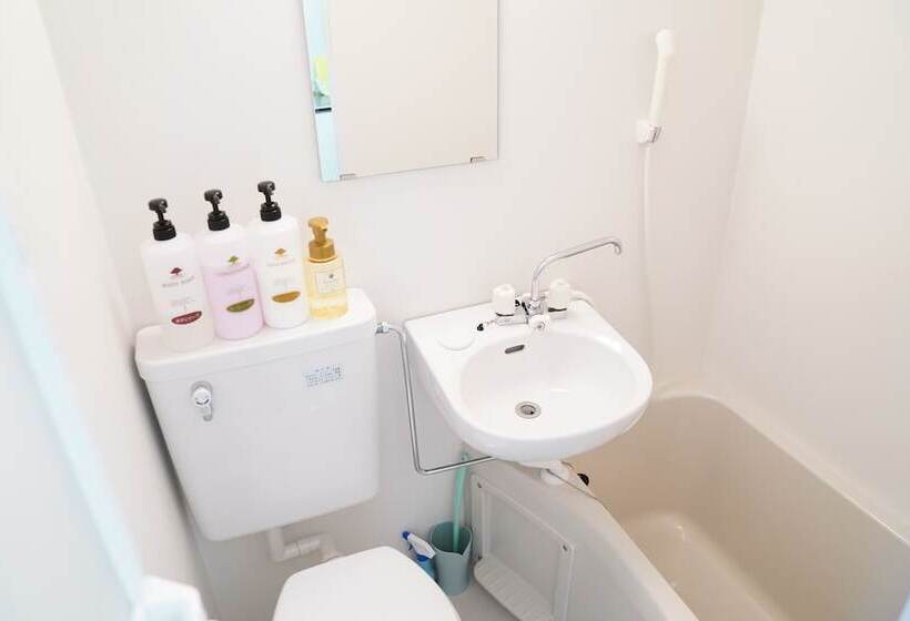 Metro Hanazonocho Apartment 2