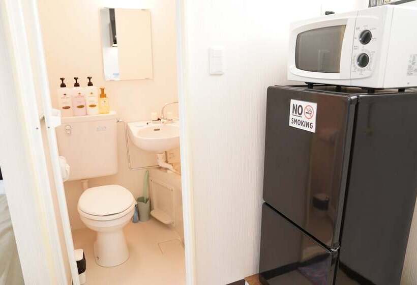 Metro Hanazonocho Apartment 2