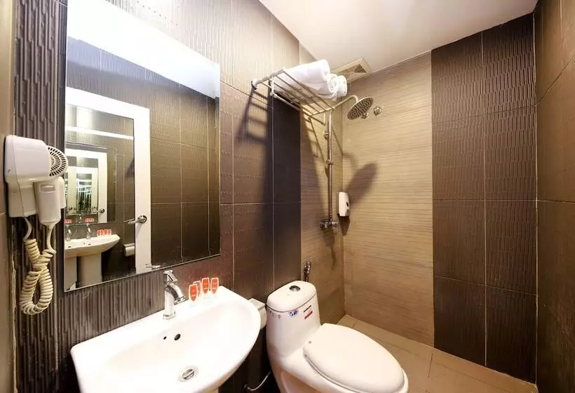 OYO 763 Tazara Hotel