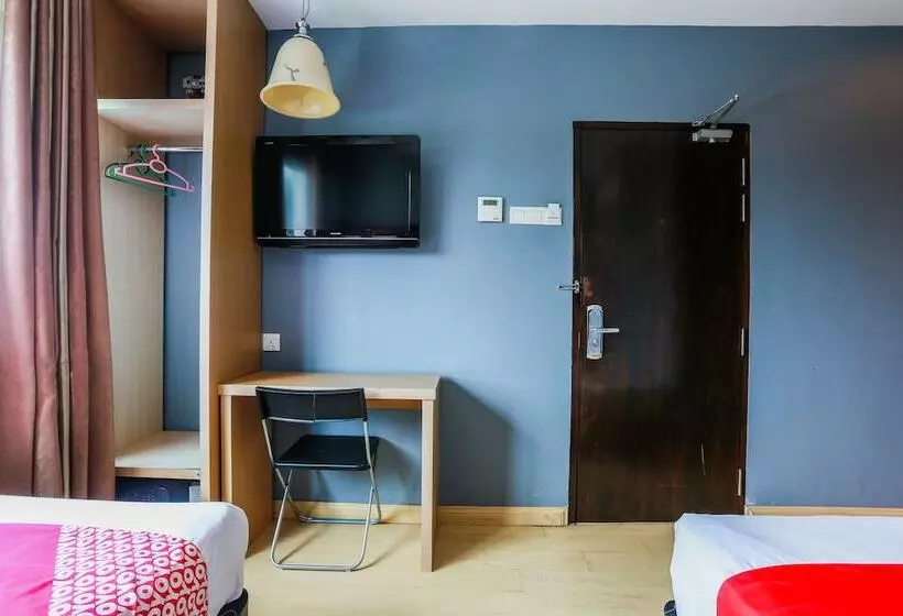 OYO 763 Tazara Hotel