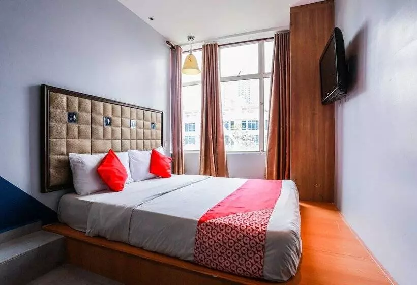 OYO 763 Tazara Hotel
