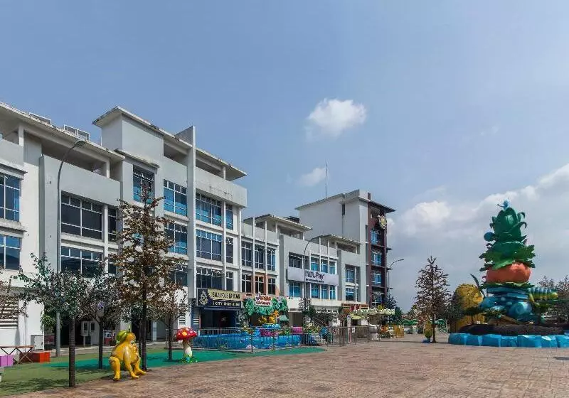 OYO 763 Tazara Hotel