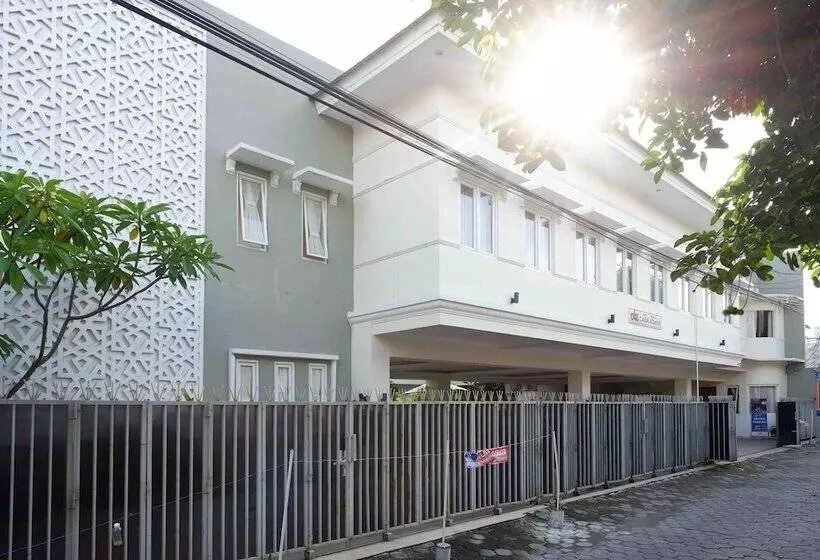 Urbanview Hotel Syariah Casa Azmya Yogyakarta