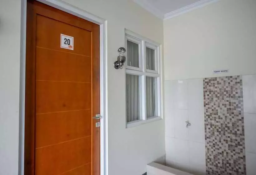 Urbanview Hotel Syariah Casa Azmya Yogyakarta