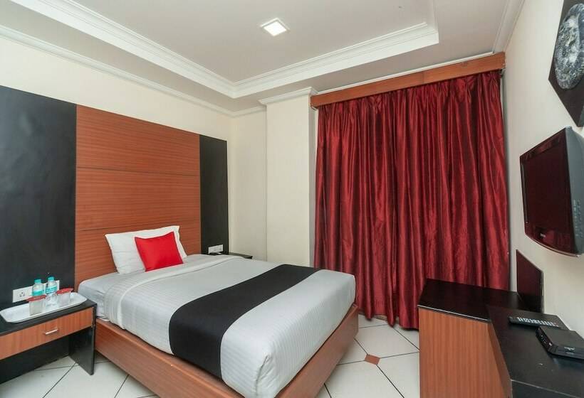 فندق Capital O 8145 Emarald