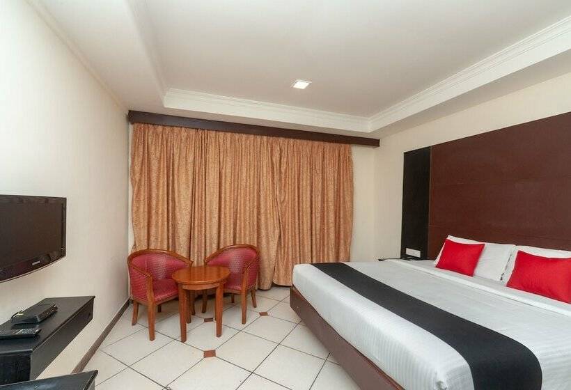 فندق Capital O 8145 Emarald