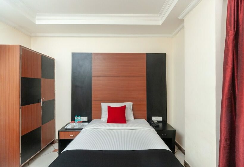 فندق Capital O 8145 Emarald