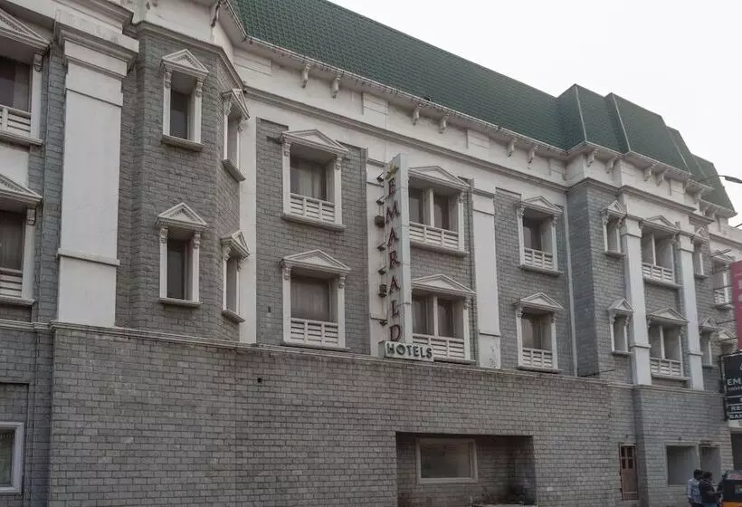 هتل Capital O 8145 Emarald