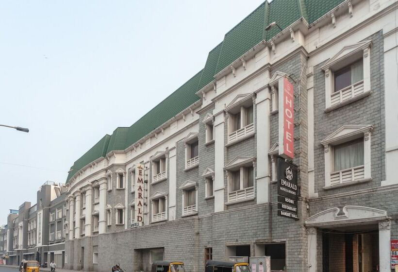 فندق Capital O 8145 Emarald