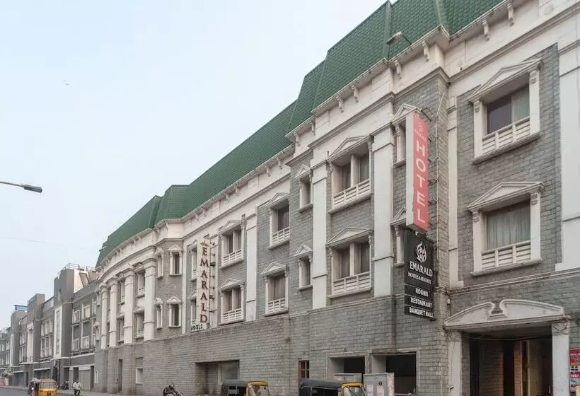 هتل Capital O 8145 Emarald