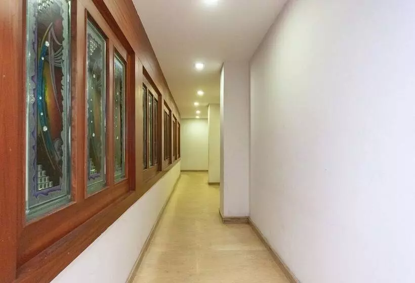 هتل Capital O 8145 Emarald