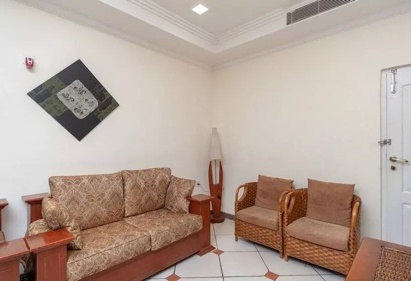 هتل Capital O 8145 Emarald