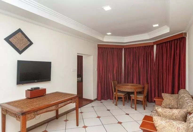 هتل Capital O 8145 Emarald