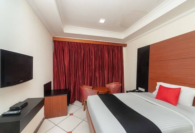 فندق Capital O 8145 Emarald