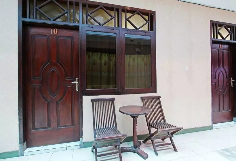 ホテル Trihakso Guest House Near Kaliurang Redpartner