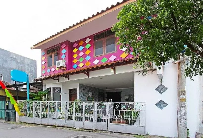 ホテル Trihakso Guest House Near Kaliurang Redpartner
