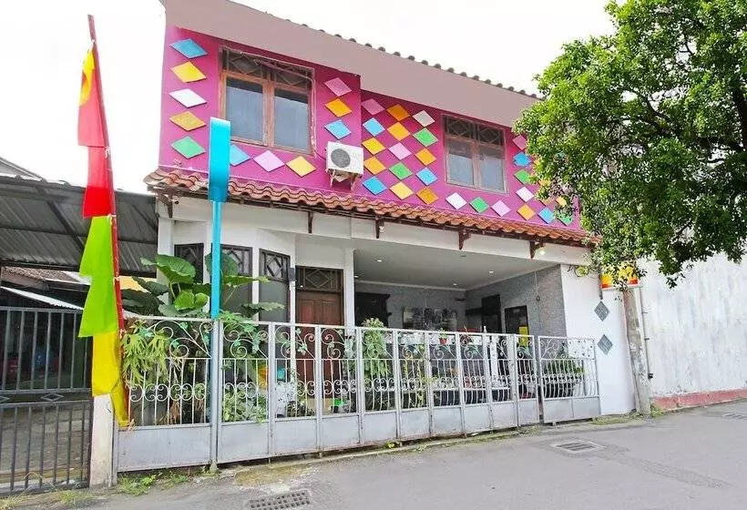 ホテル Trihakso Guest House Near Kaliurang Redpartner