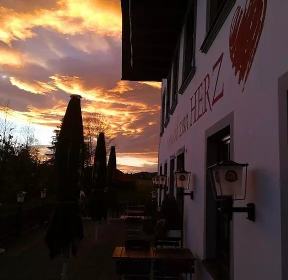 Hotelli Landgasthof Zum Herz